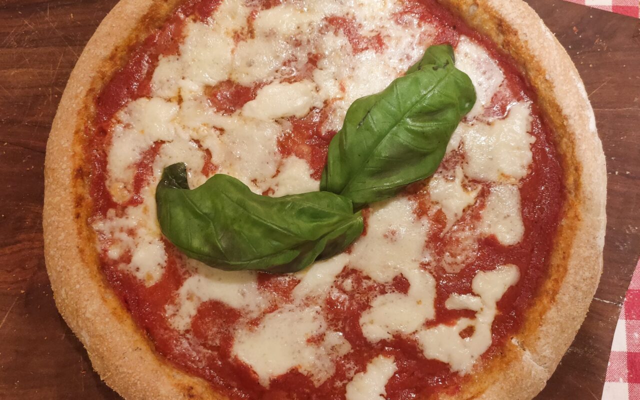 PIZZA FATTA IN CASA