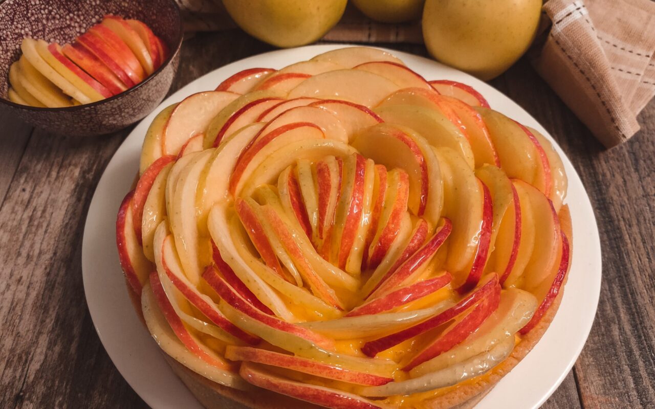 CROSTATA MODERNA DI MELE