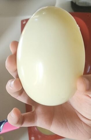 uovo di cioccolato bianco 